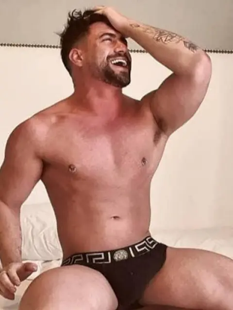 Photo de profil d'un homme adulte