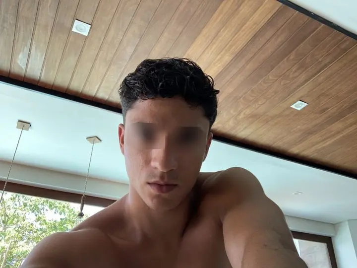 Photo de profil d'un homme adulte