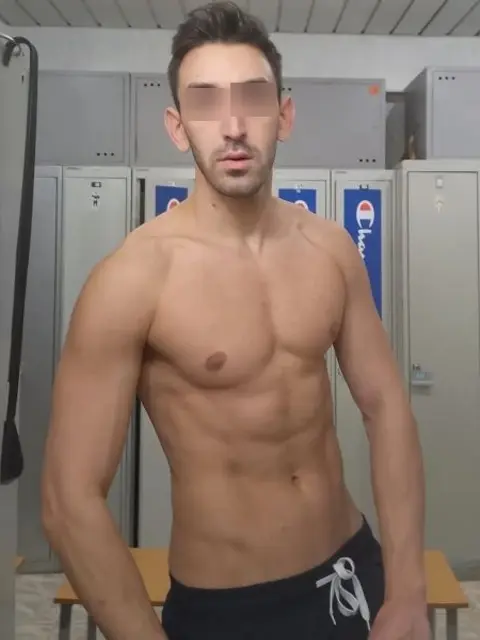 Photo de profil d'un homme adulte